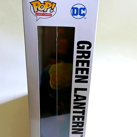 FUNKO POP COMIC COVERS WALMART EXCLUSIVE #12 GREEN LANTERN NIB - Picture 2 of 5